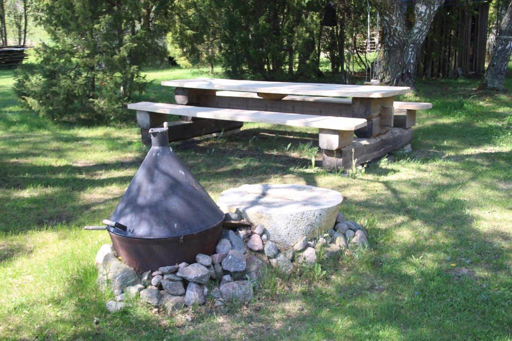 Ala-Laugu Holiday Home Leisi Kültér fotó