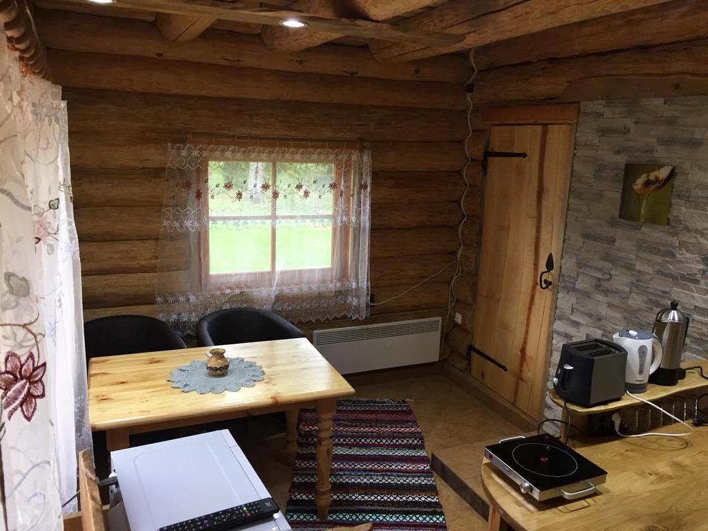 Ala-Laugu Holiday Home Leisi Kültér fotó